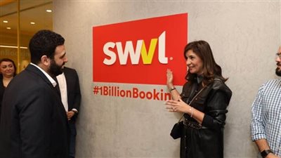 وزيرة الهجرة تزور مقر 