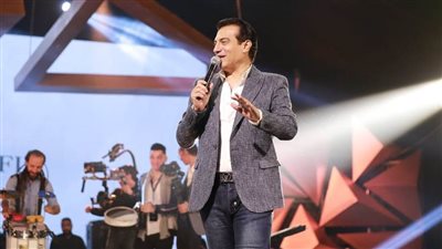 بالصور .. إيهاب توفيق يشعل حفل الـ