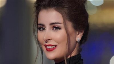 عائشة بن أحمد: بفرح لما الناس تشبهني بسعاد حسني ونجلاء فتحي