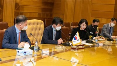 وزير الإنتاج الحربي ووزير برنامج إدارة المشتريات الدفاعية بكوريا الجنوبية يبحثان مستجدات التعاون المشترك (صور)