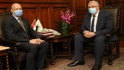 وزير الزراعة يبحث مع السفير المجري بالقاهرة آفاق التعاون بين البلدين (صور)
