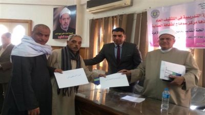 القوى العاملة تشهد ختام تدريب 200 عامل بالأزهر في سوهاج (صور)