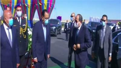 أستاذ اقتصاد: زيارة السيسي لمحافظات الصعيد رسالة لأبناء الجنوب أنهم في قلبه وعقله