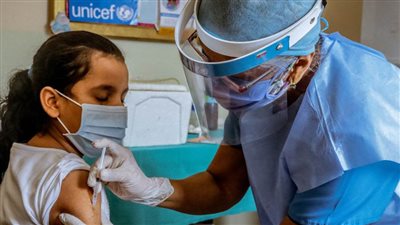 الصحة: لقاح فيروس كورونا متوفر للأطفال من سن 12 إلى 18 سنة