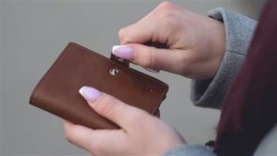 اعرف اللون المناسب لمحفظتك حسب علم الطاقة عشان فلوسك ما تطيرش