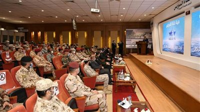 أسامة ربيع يستعرض أبرز المنجزات التنموية بقناة السويس خلال لقائه وفد كلية القادة والأركان (صور)