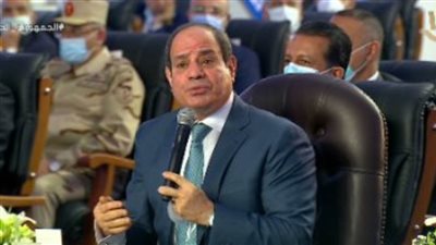الرئيس السيسي: عمرك ما هتحقق نجاح وأنت مستريح.. إحنا فى عالم متغير وعنيف