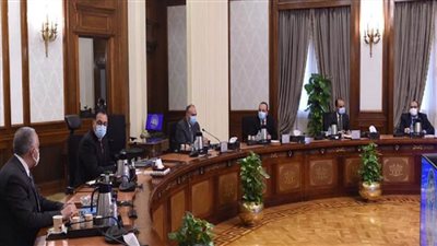 رئيس الوزراء يتابع جهود التحول للري الحديث وتبطين الترع (صور)