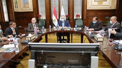 وزير الزراعة يبحث مع قيادات الوزارة الإسراع في تنفيذ تكليفات الرئيس السيسي خلال افتتاحات الصعيد 