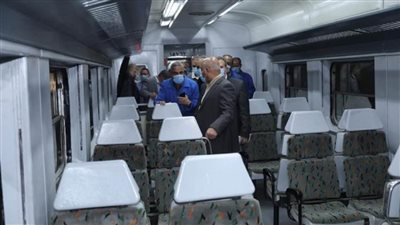 وزير النقل يتفقد ورش كوم أبو راضي ببني سويف المتخصصة في إجراء العمرات (صور)