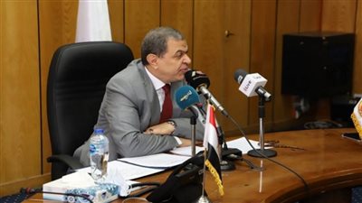 تعيين 656 شابا وصرف 966 ألف جنيه للعمالة غير المنتظمة في الأقصر