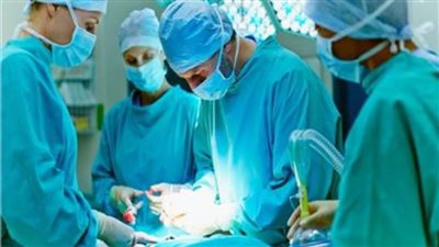 جراحة نادرة.. أطباء روس يستأصلون ورمًا كبيرًا من مخ طفلة