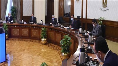 رئيس الوزراء يتابع موقف إدارة وتشغيل شبكتي نقل وتوزيع الكهرباء في العاصمة الإدارية الجديدة (صور)