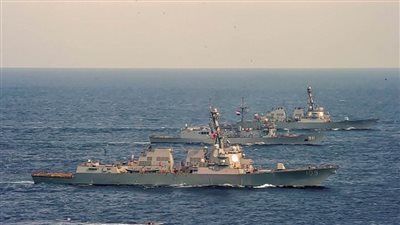 القوات البحرية المصرية والأمريكية تنفذان تدريبا بحريا عابرا في البحر الأحمر (صور)