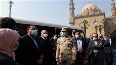 رئيس الوزراء يتفقد عددا من مشروعات التطوير لإعادة إحياء القاهرة التاريخية (صور)