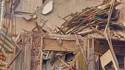 بالصور .. مصرع 2 وإصابة آخر فى انهيار عقار بدمياط