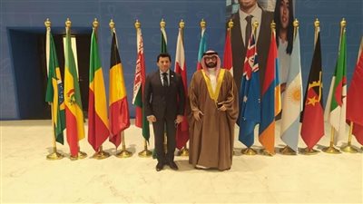 خلال حضوره منتدى شباب العالم.. وزير الرياضة يلتقي نظيره البحريني (صور)