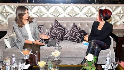 وزيرة الهجرة تلتقى المديرة الإقليمية لبرنامج الأغذية العالمي على هامش منتدى شباب العالم (صور)