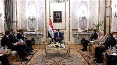 رئيس الوزراء يلتقي رئيس الدورة الـ 26 لمؤتمر تغير المناخ لبحث سبل التعاون 