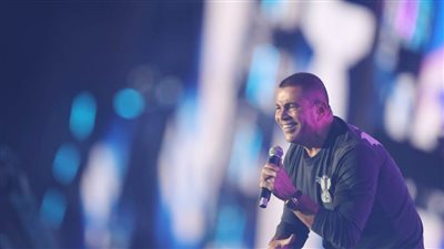 بالفيديو ..عمرو دياب: 