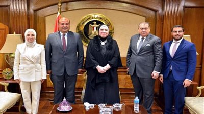 وزيرة الصناعة تستقبل وفد غرفة التجارة العربية الأمريكية لبحث سبل زيادة الصادرات المصرية (صور)