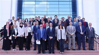 وزير الاتصالات يتابع الموقف التنفيذي لمشروعات مركز الابتكار التطبيقي