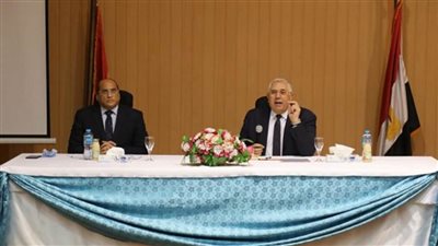 وزير الزراعة يبحث مع قيادات الإصلاح الزراعي رفع كفاءة الأصول ومشروعات تحديث الري وتحصيل المديونيات (صور)