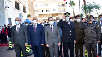 محافظ الغربية يضع إكليلاً من الزهور على النصب التذكاري بمناسبة أعياد الشرطة