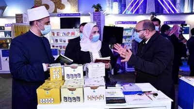 وزيرة التضامن تشيد بجناح الأوقاف ودورها المتميز في نشر الفكر الوسطي (صور)