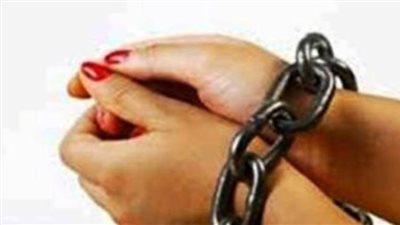 إحالة موظفة بالغردقة للجنايات بتهمتي التزوير والاستيلاء على أموال الموظفين