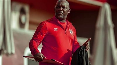 موسيماني يصطحب 22 لاعبا إلى الإمارات.. تعرف على قائمة الأهلي 