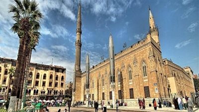 عاجل | الحكومة تكشف حقيقة تضرر مسجد «الحسين» إثر حريق بمحيطه