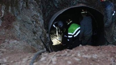 اللحظات الأخيرة لإنقاذ ريان.. الفريق الطبى يتدخل