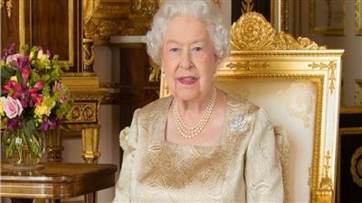 الملكة إليزابيث تعود إلى العمل بعد 4 أشهر من الراحة 