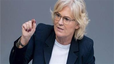 وزيرة الدفاع الألمانية: ليس لدينا أي خطط أخرى لتزويد أوكرانيا بالأسلحة  