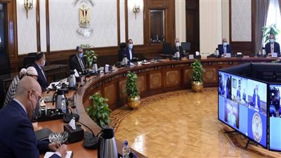 رئيس الوزراء: توجيه من الرئيس بوضع دليل استرشادي موحد لكل مواصفات البنية التحتية للخدمات (صور)