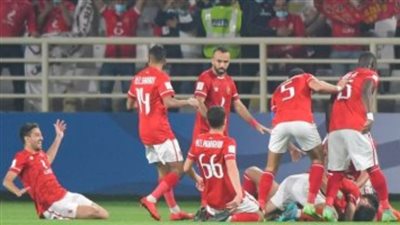 لاعبو الأهلي الدوليون يغادرون القاهرة للانضمام لبعثة الفريق فى الإمارات