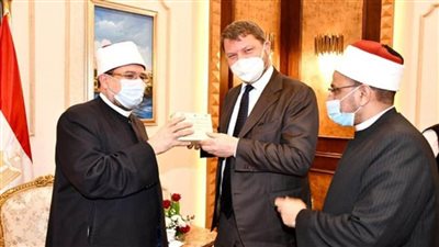 وزير الأوقاف يستقبل رئيس برلمان البحر الأبيض المتوسط (صور)