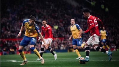 مانشستر يونايتد يتقدم على ساوثهامتون بهدف في الشوط الأول 