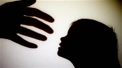 اعترافات المتهمة بقتل طفلتها بعد ضبط عشيقها بقنا.. تفاصيل صادمة