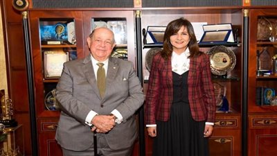 وزيرة الهجرة تلتقي وفدًا من جمعية رجال الأعمال المصريين لبحث المشاركة في 