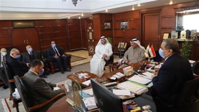 وزير القوى العاملة يبحث مع سفير الكويت تسهيل تنقل العمالة بين الدولتين 