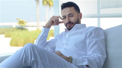 حمادة هلال يحتفل بعيد الحب فى بورسعيد