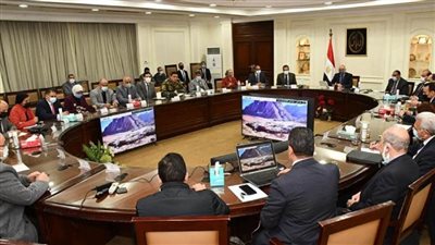 وزير الإسكان يترأس اللجنة الوطنية لمتابعة الموقف التنفيذي لمشروع تطوير موقع التجلي الأعظم (صور)