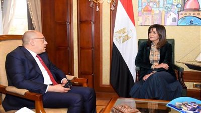 وزيرة الهجرة تبحث تبادل الخبرات في ملف الهجرة والمهاجرين مع سفير الفلبين بالقاهرة (صور)