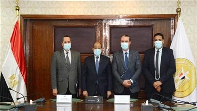 وزير التنمية المحلية يشهد توقيع اتفاق للتعاون مع «الأبنية التعليمية» (صور)