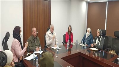 رئيس جهاز القاهرة الجديدة يلتقي ممثلي سكان التجمع الأول لبحث مقترحاتهم وشكاواهم (صور)