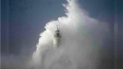 العاصفة يونس تضرب شمال أوروبا و تقتل 9 أشخاص 