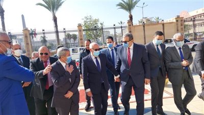 محافظ بورسعيد يستقبل وزير القوي العاملة بديوان المحافظة