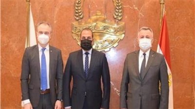 سفير مولدوفا يزور غرفة القاهرة لبحث سبل زيادة التبادل التجاري والاستثماري